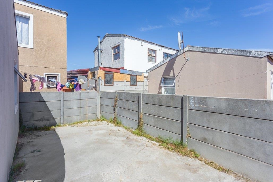 2 Bedroom Property for Sale in Phoenix Western Cape